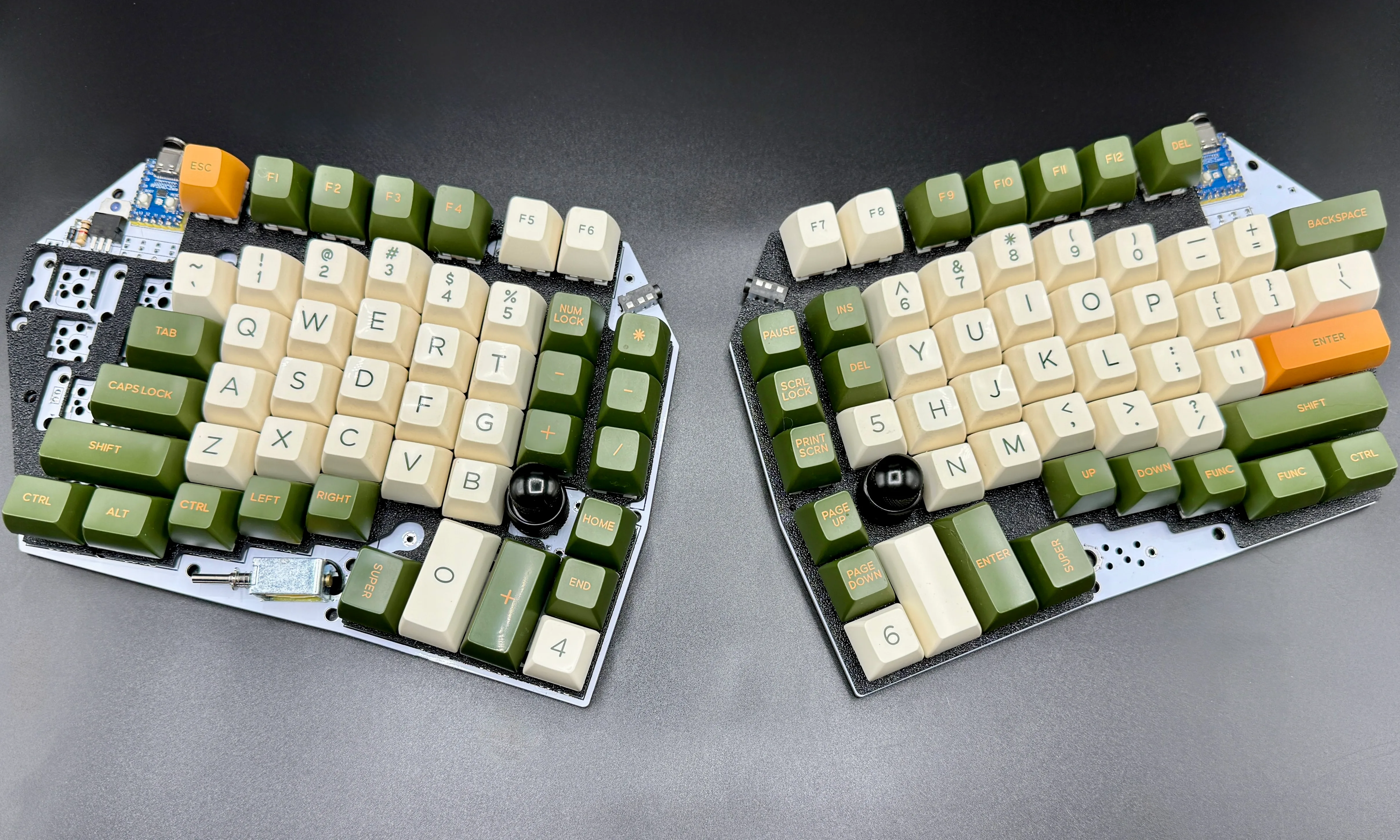 ErgoDonk with a naked minimalist case
